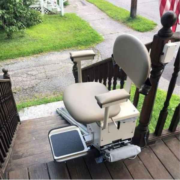 AmeriGlide Outdoor Deluxe Electric Stair Lift